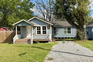 322 Hays Rd, Oyster Creek, TX 77541 - Photo 1