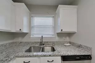308 Crooked Pine Court, Conroe, TX 77304 - Photo 7