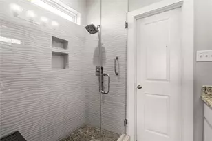 4114 Grayson Dr, Galveston, TX 77554 - Photo 19