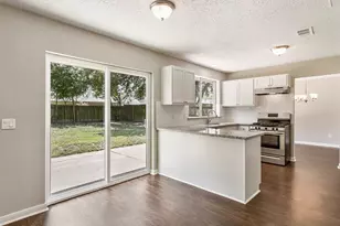 13219 Klamath Falls Dr, Houston, TX 77041 - Photo 9
