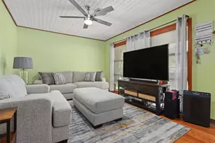 26 S Pin Oak Dr, Texas City, TX 77591 - Photo 5