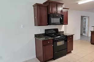 9434 Sapphire Crk Ln, Rosharon, TX 77583 - Photo 5