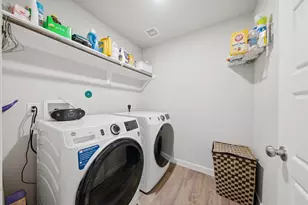 1202 Filly Crk Dr, Alvin, TX 77511 - Photo 21