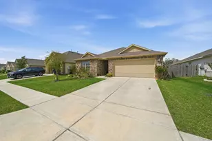 1202 Filly Crk Dr, Alvin, TX 77511 - Photo 7