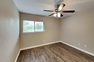 179 S Holly St, Georgetown, TX 78626 - Photo 9