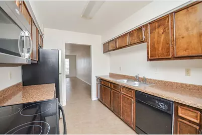 1300 Eagle Lake Road #8, Sealy, TX 77474 - Photo 9