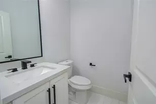 117 E 38th St, Houston, TX 77018 - Photo 9