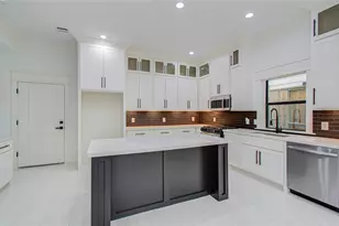117 E 38th St, Houston, TX 77018 - Photo 13