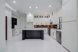 117 E 38th St, Houston, TX 77018 - Photo 5