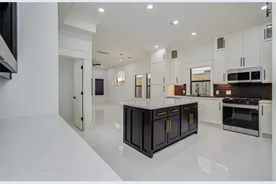 117 E 38th Street, Houston, TX 77018 - Photo 9
