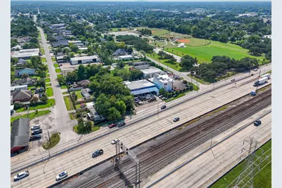11110 E Hardy Road, Houston, TX 77093 - Photo 15