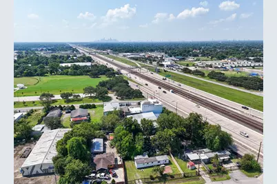 11110 E Hardy Road, Houston, TX 77093 - Photo 13