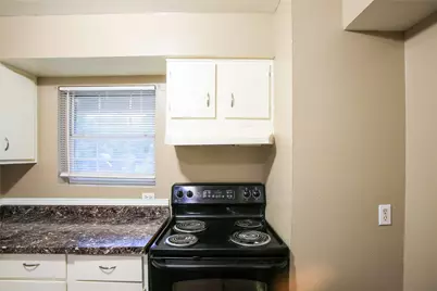 9406 Grannis Street #D, Houston, TX 77075 - Photo 7