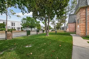 9017 Gaylord Dr, Houston, TX 77024 - Photo 33