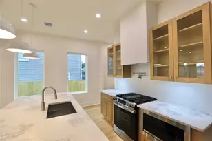510 E 37th St, Houston, TX 77022 - Photo 5