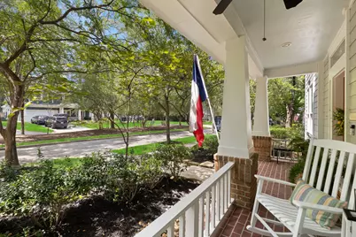 18 Courtland Green Street, The Woodlands, TX 77382 - Photo 3