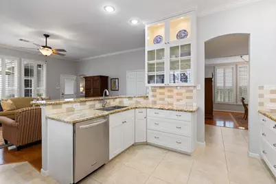 18 Courtland Green Street, The Woodlands, TX 77382 - Photo 13