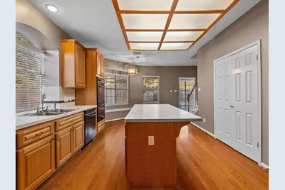 2210 Crimson Cove Court, League City, TX 77573 - Photo 9