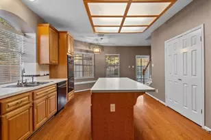 2210 Crimson Cove Ct, League City, TX 77573 - Photo 9