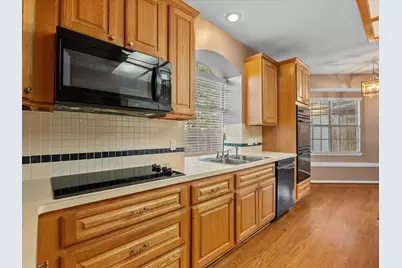 2210 Crimson Cove Court, League City, TX 77573 - Photo 11