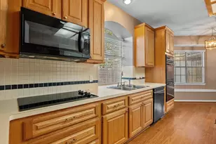 2210 Crimson Cove Ct, League City, TX 77573 - Photo 11