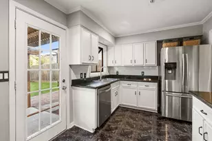 5421 Schumacher Ln, Houston, TX 77056 - Photo 13