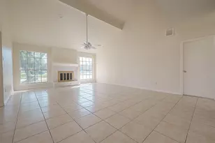 10819 Sageriver Dr, Houston, TX 77089 - Photo 7