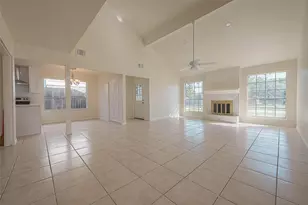10819 Sageriver Dr, Houston, TX 77089 - Photo 5