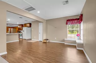 205 N 8th St, Highlands, TX 77562 - Photo 29