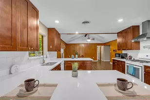 205 N 8th St, Highlands, TX 77562 - Photo 7