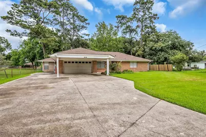 205 N 8th Street, Highlands, TX 77562 - Photo 3