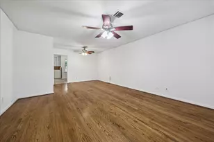 4029 McDermed Dr, Houston, TX 77025 - Photo 7