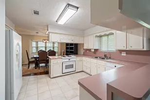 416 Rolling Hills Dr, Conroe, TX 77304 - Photo 9