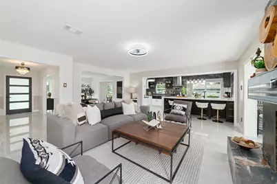 2302 Brooktree Drive, Houston, TX 77008 - Photo 13