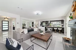 2302 Brooktree Dr, Houston, TX 77008 - Photo 13