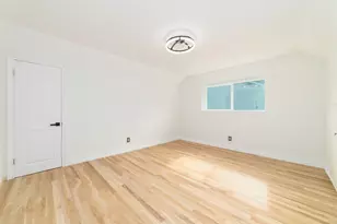 2302 Brooktree Dr, Houston, TX 77008 - Photo 25