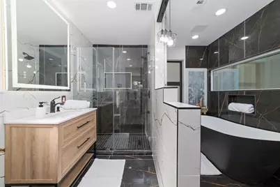 2302 Brooktree Drive, Houston, TX 77008 - Photo 17