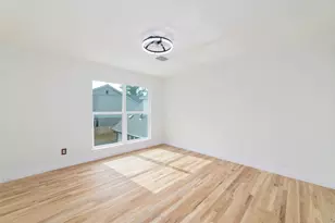 2302 Brooktree Dr, Houston, TX 77008 - Photo 31