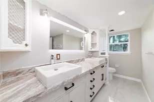 2302 Brooktree Dr, Houston, TX 77008 - Photo 27