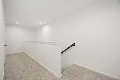 7709 Inwood Hills Lane, Houston, TX 77088 - Photo 19