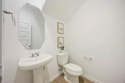 7709 Inwood Hills Lane, Houston, TX 77088 - Photo 17