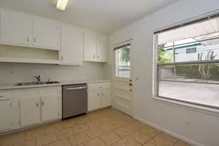 5508 Jessamine St, Houston, TX 77081 - Photo 9