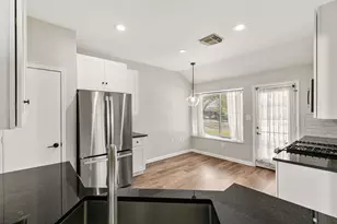 827 Apple Blossom Dr, Pearland, TX 77584 - Photo 9