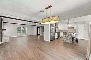 41 Eagle Ct, The Woodlands, TX 77380 - Photo 9
