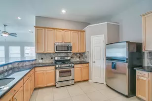 10914 Tattershall Ln, Missouri City, TX 77459 - Photo 9