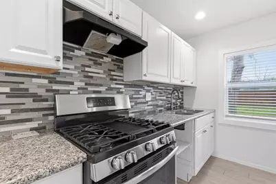 3325 McCrarey Drive, Houston, TX 77088 - Photo 11