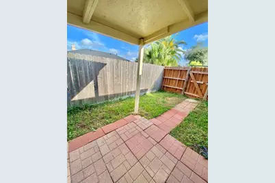 1511 Village Townhome Drive, Pasadena, TX 77504 - Photo 15