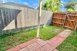 1511 Village Townhome Dr, Pasadena, TX 77504 - Photo 15