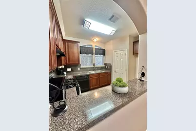 1511 Village Townhome Drive, Pasadena, TX 77504 - Photo 5