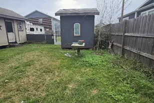 2418 Hill Ave, Dickinson, TX 77539 - Photo 11